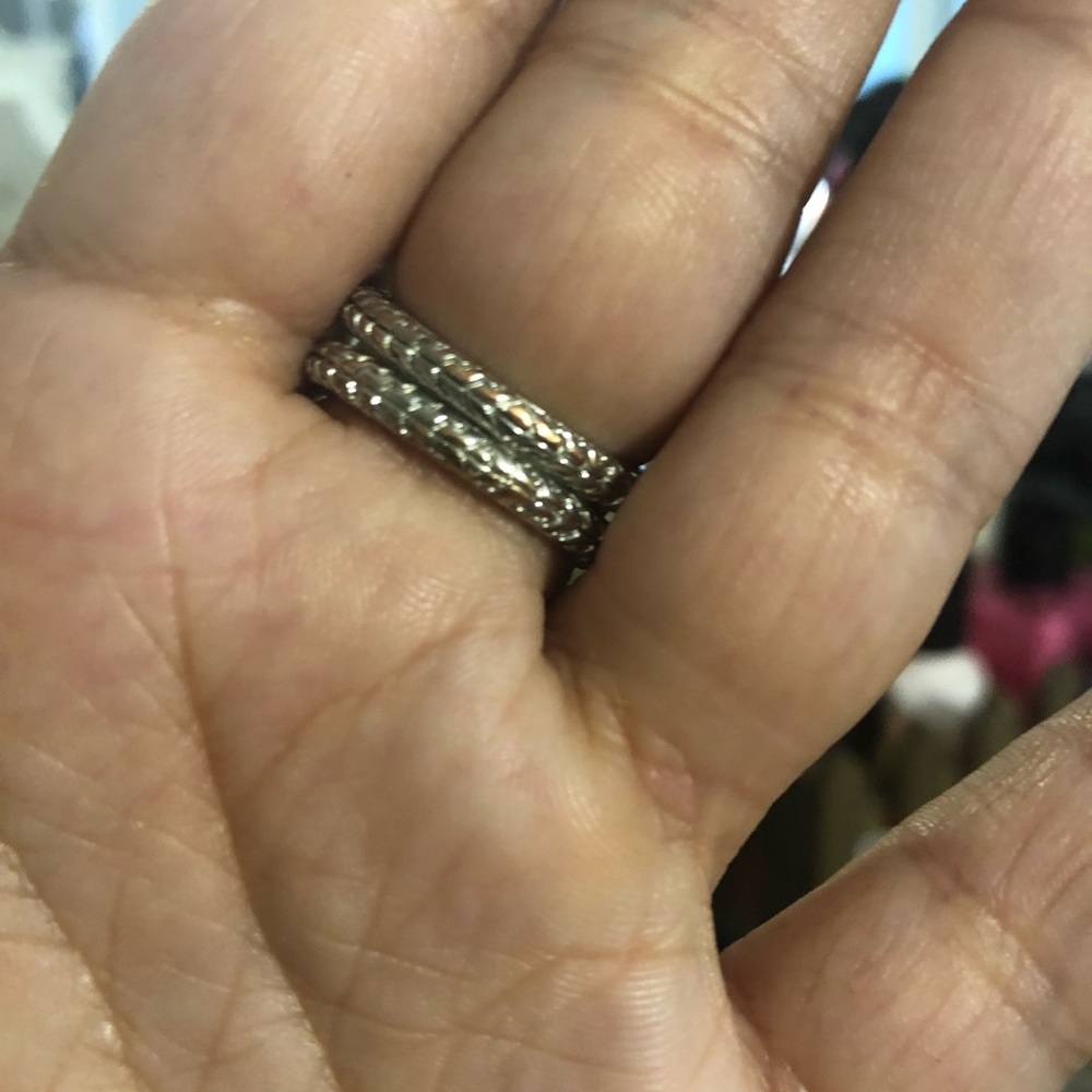 Ring - Picture 2 of 5